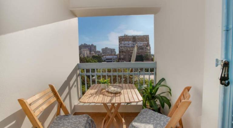 Apartment with patio & yard — photo 5