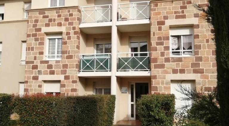 Apartment with pool — photo 3