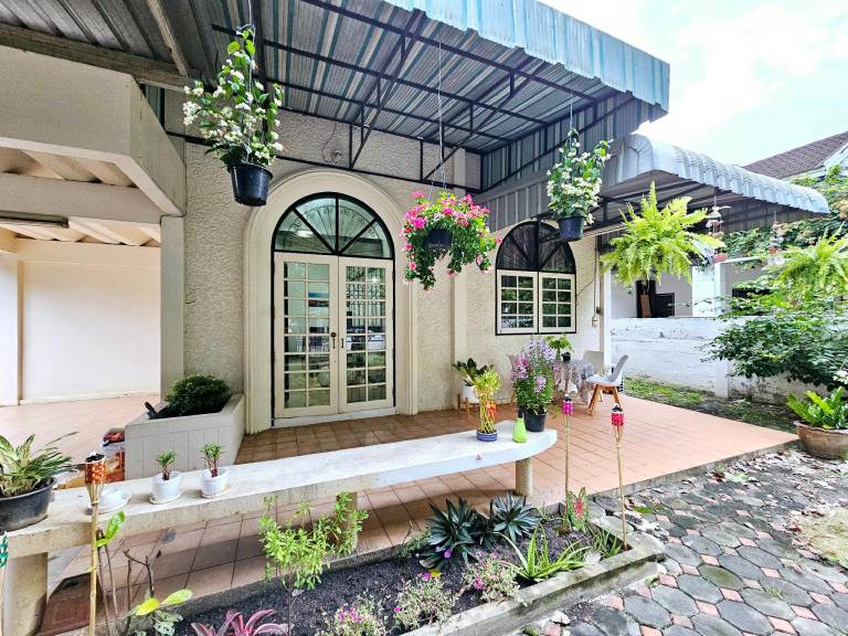 Pleasant villa with garden & grill | Perfect for remote work | Pets allowed — photo 5