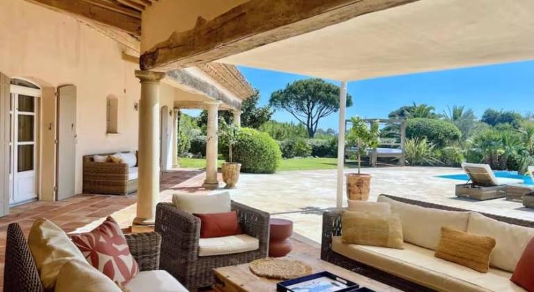 Luxury Mediterranean Villa with Pool & Helipad — photo 4