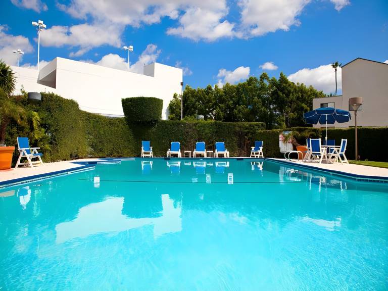 Holiday Inn Express Van Nuys By IHG