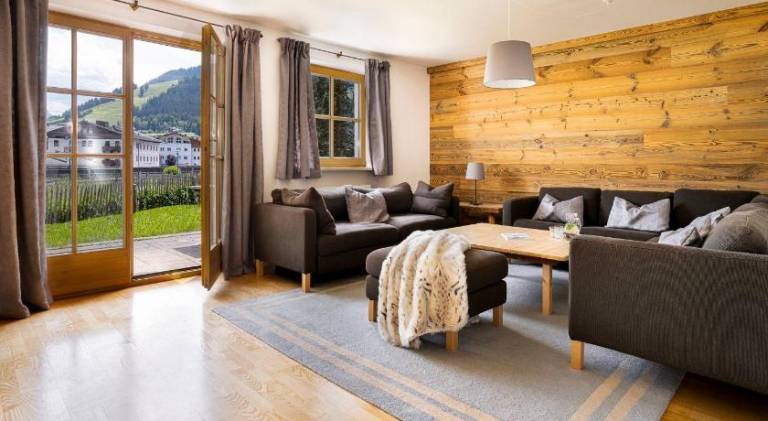 Holiday apartment with terrace in Kitzbuhel