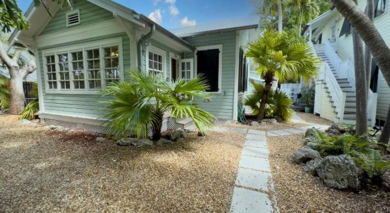 Pleasant vacation home with pool | Close to Southernmost Point | Next to the beach | Dogs allowed in Key West, FL