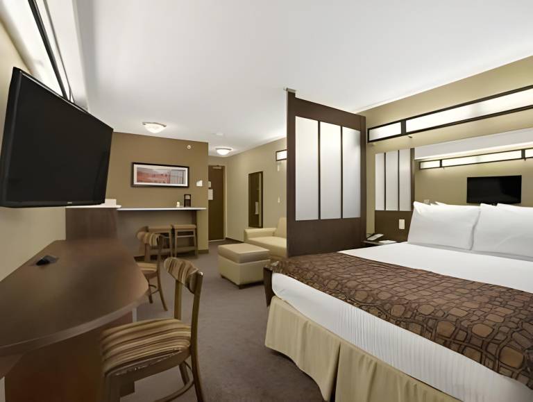 Microtel Inn & Suites by Wyndham Blackfalds Red Deer North in Lacombe, AB