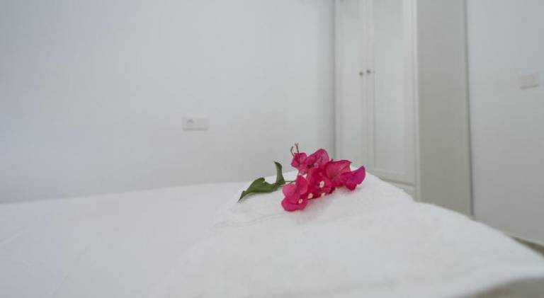 Holiday apartment with patio in Almunecar
