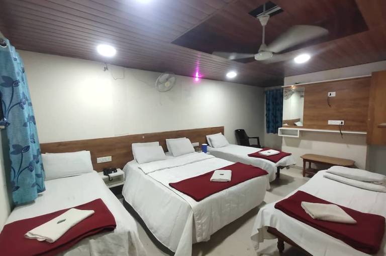 Hotel yogeshwar