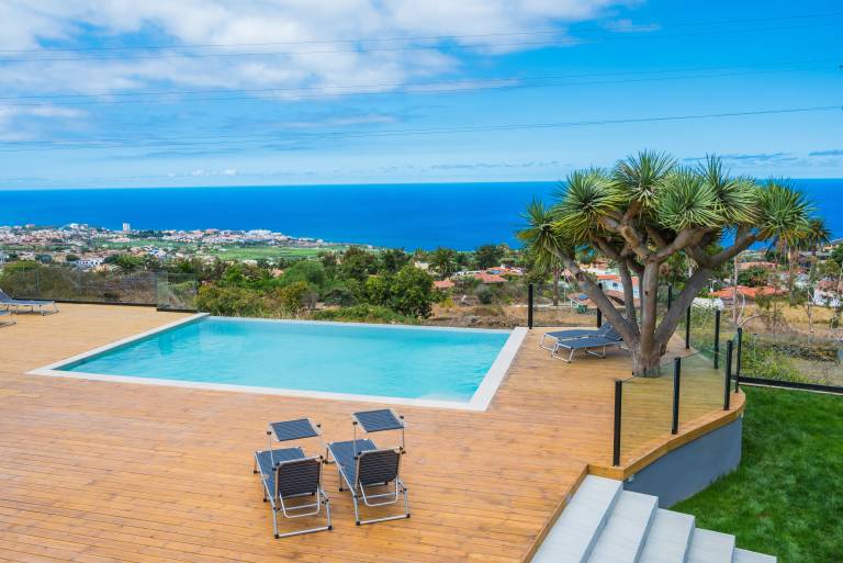 Villa Crone Apt 2 mit 2 Infinity Pools & Jacuzzi