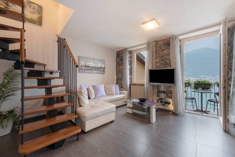 Luxury Lakefront Maisonette with Lake View & Wi-Fi — photo 4