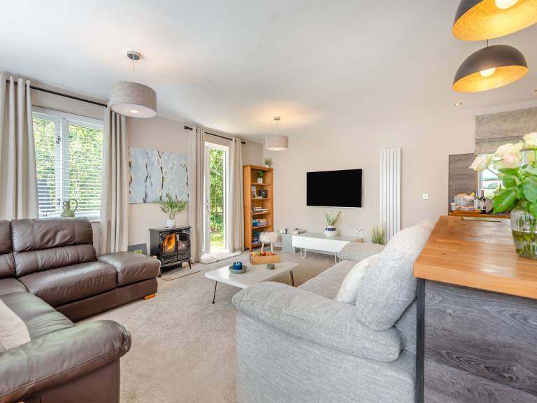 Cottage with terrace, yard & jacuzzi — photo 4