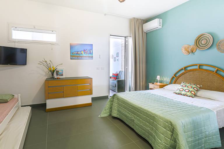 Family-oriented holiday apartment with patio | Sea view | Beach nearby | Dogs allowed — photo 4