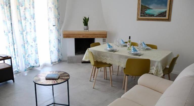 Apartment with 2 rooms for 5 persons in Alghero