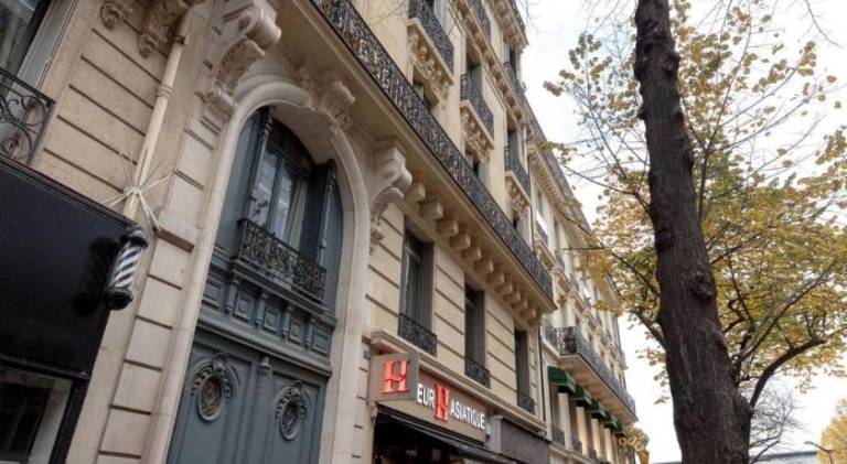 Fully equipped beautiful apartment with terrace & hot tub | Close to Arc de Triomphe | Suitable for remote work | Pets allowed — photo 5