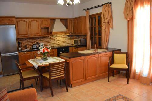 Pleasant apartment with terrace, hot tub & pool | Dogs allowed — photo 3