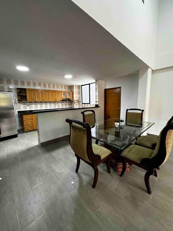Charming rental apartment with hot tub | Near Lleras Park | Suitable for remote work | Pets allowed — photo 4