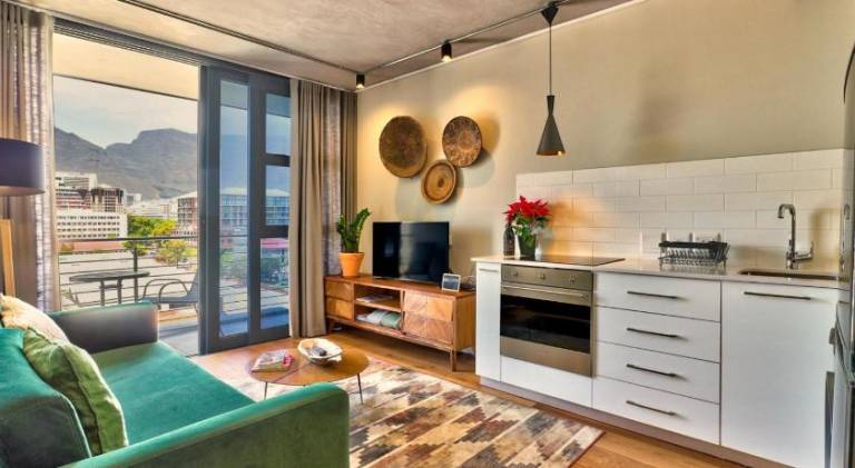 Rental apartment with barbeque, pool & terrace | Close to Two Oceans Aquarium — photo 2