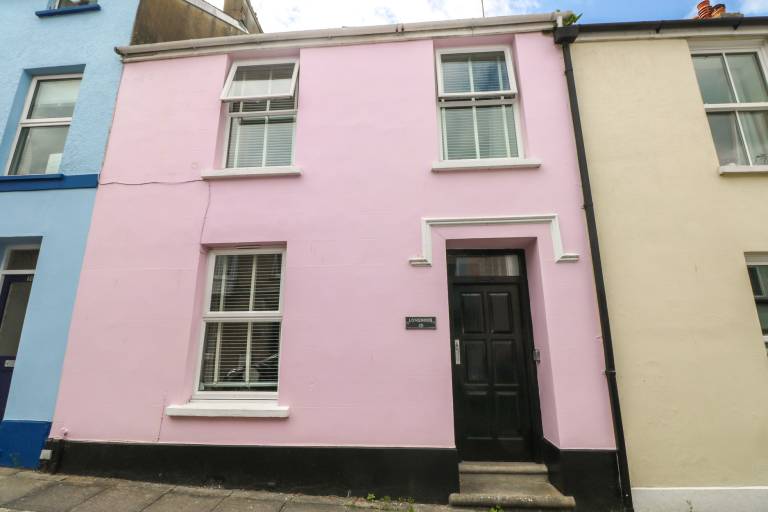 Cottage with garden | Beach view in Tenby