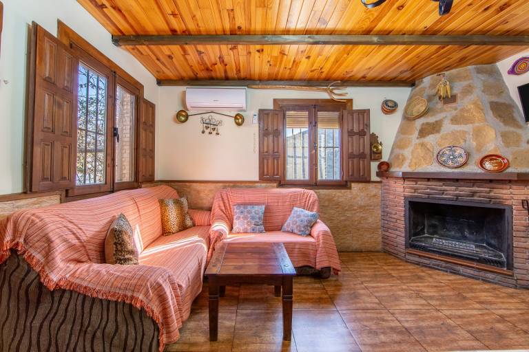 Child-friendly house with BBQ, pool & fast internet | Mountain view | Good for workation | Pets allowed — photo 4