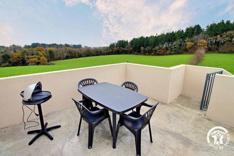 Gite with terrace, yard & BBQ — photo 3