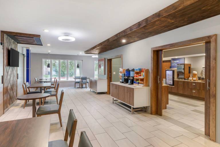 Holiday Inn Express Hotel and Suites Alice By IHG — photo 4