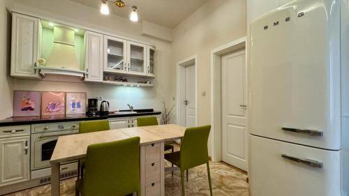 Apartment Old City Center