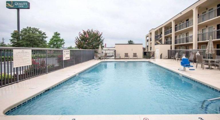 Quality Inn Merchants Drive — photo 4