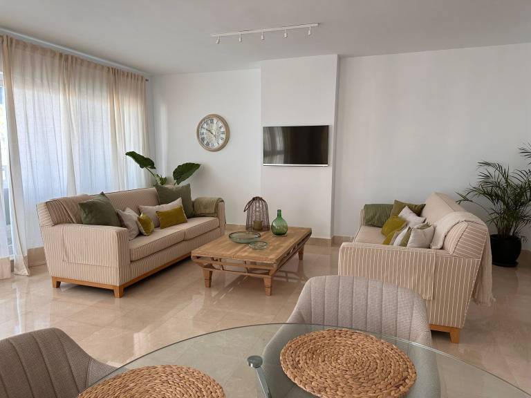 Fully equipped spacious holiday apartment with fast internet, yard & patio | Beach view | Next to the beach | Pets are welcome — photo 3