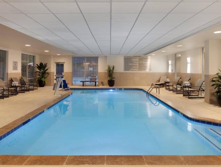 Embassy Suites by Hilton Atlanta Airport — photo 4