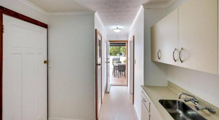 House with pool | Pet-friendly — photo 4
