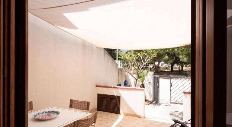 House with 2 rooms for 6 persons — photo 4