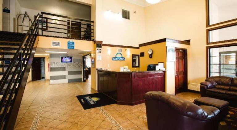 Days Inn by Wyndham Minot — photo 3
