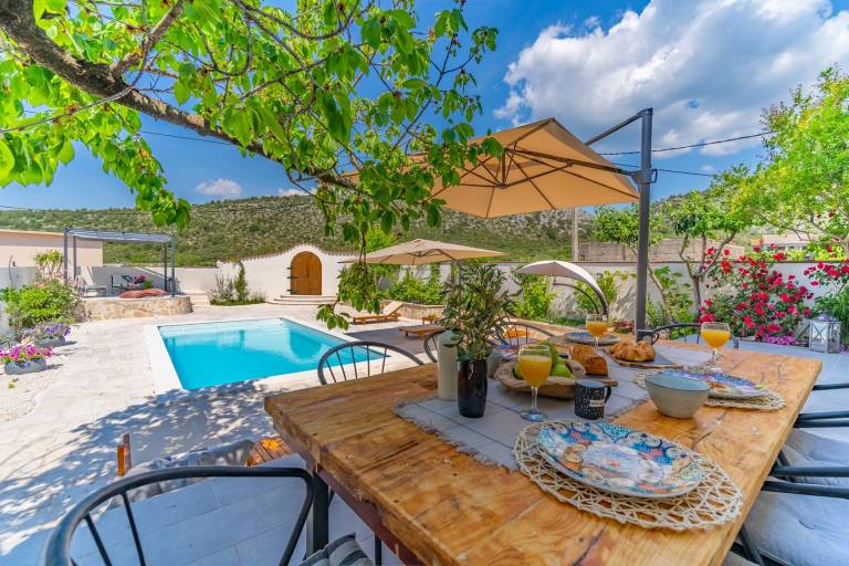 Fully equipped pleasant villa with terrace, fast internet & BBQ | Pets are welcome — photo 4