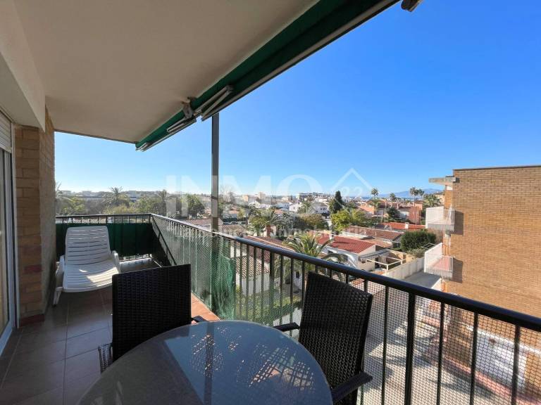 Rental apartment with patio — photo 2