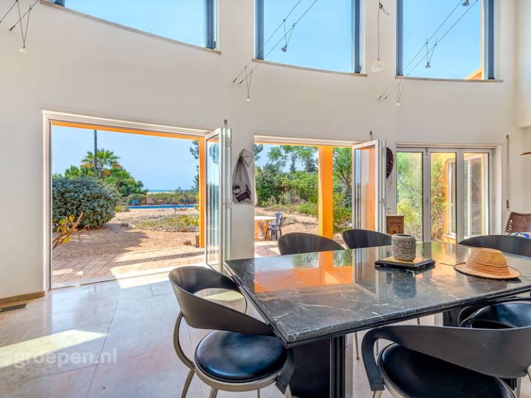 Fully equipped beautiful vacation home with terrace, private pool & hot tub | Pets allowed — photo 5