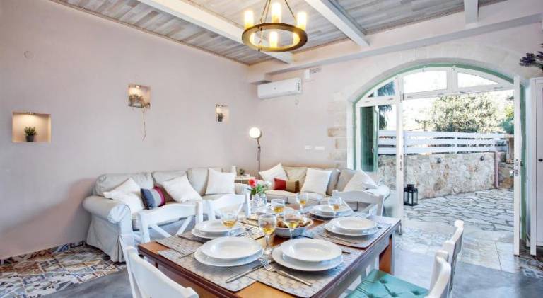 Fully equipped nice villa with garden, terrace & private pool | Good for workation | Pet-friendly — photo 2