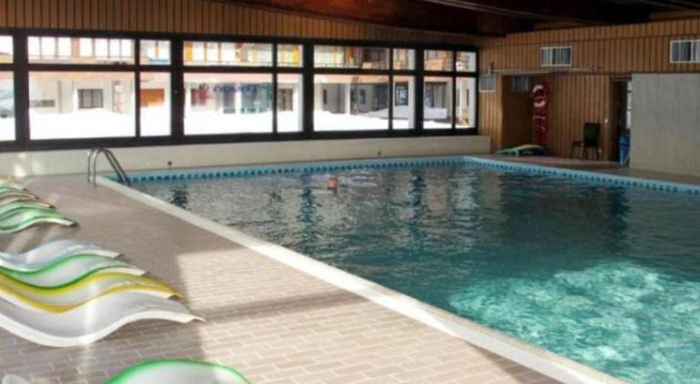 Serviced apartment with sauna, terrace & pool | Next to the ski | Pets allowed — photo 4