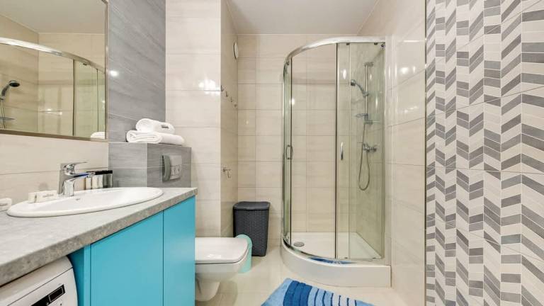 Fully equipped holiday apartment with hot tub, sauna & pool | Near Golden Gate | Pets allowed — photo 5