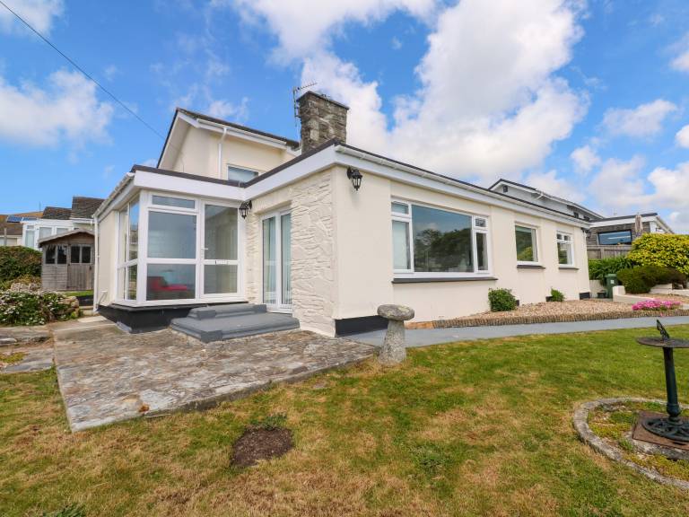 Cottage with yard in Penzance