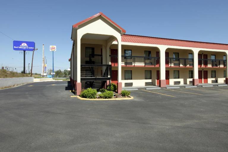 Americas Best Value Inn & Suites Macon at Eisenhower Pkwy in Macon