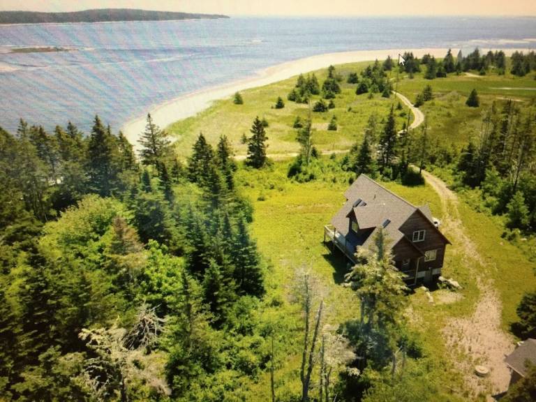 Hus Sable River
