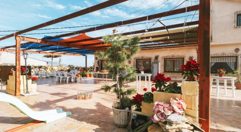 Fully equipped wonderful vacation home with private pool, yard & barbeque | Perfect for remote work | Pets allowed — photo 4
