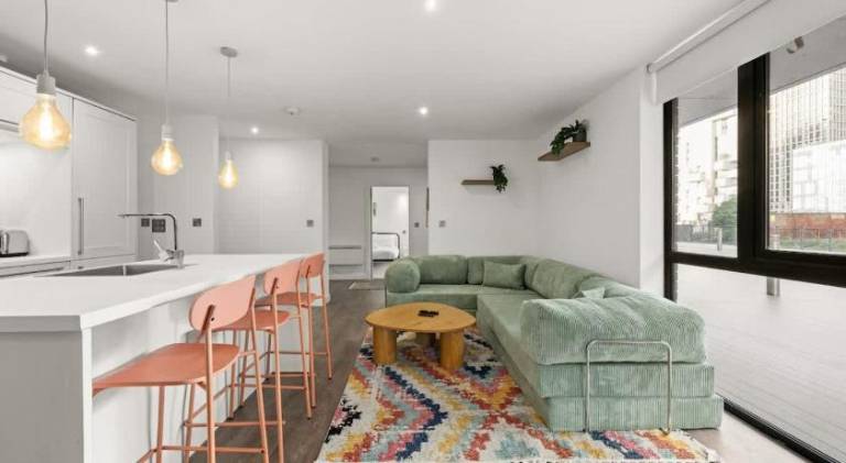 Rental apartment with 2 rooms for 6 persons in Manchester