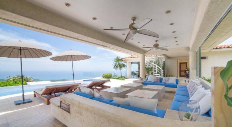 Villa with pool in Acapulco