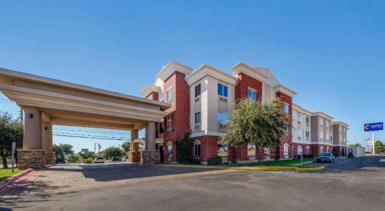 Comfort Inn & Suites Big Spring — photo 2