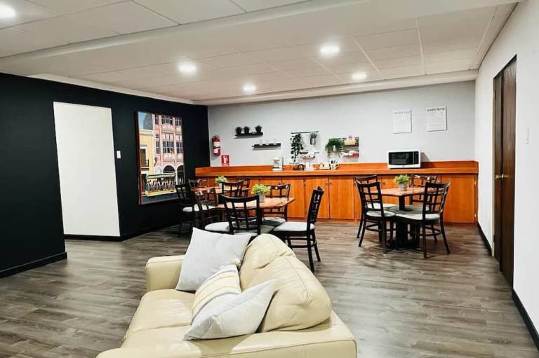 S J Suites Hotel