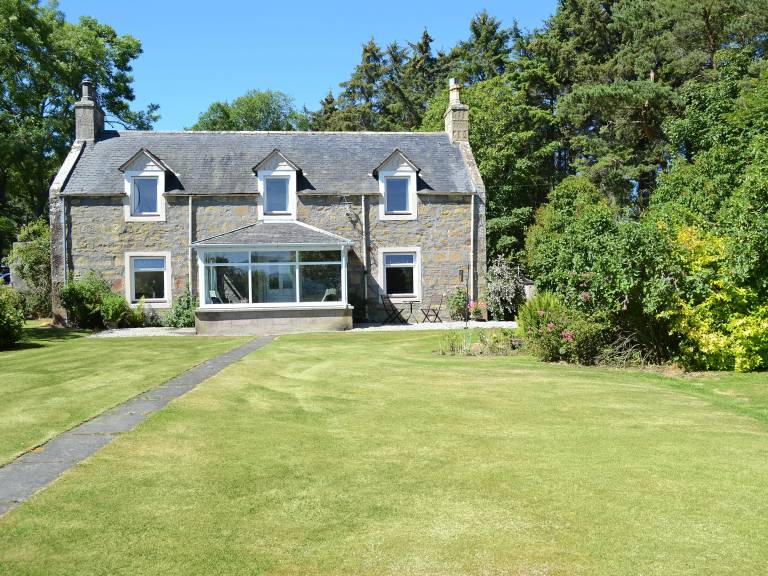 Cottage  Tain