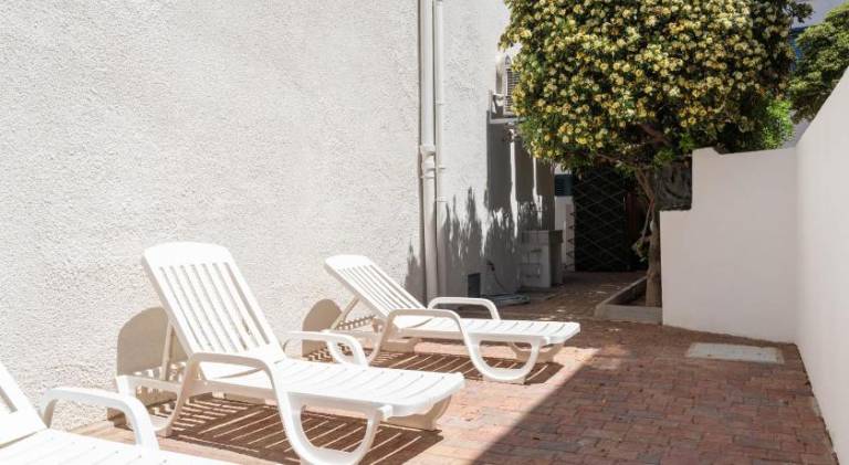 Vacation home with patio | Close to the beach | Pet-friendly — photo 4