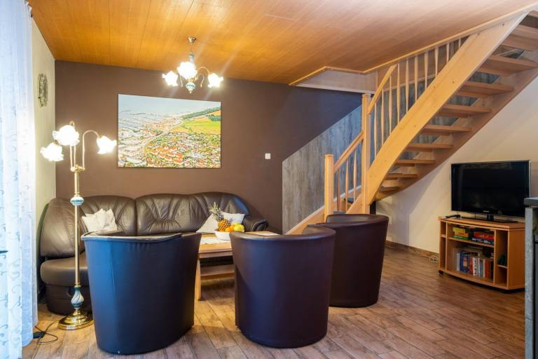 130 m² Ferienwohnung  – 4 SZ, 2 Bäder, Kamin, WLAN  – für bis zu 8 Personen — photo 3