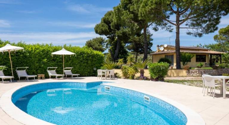 Wonderful holiday apartment with pool | Pets are welcome in Sperlonga