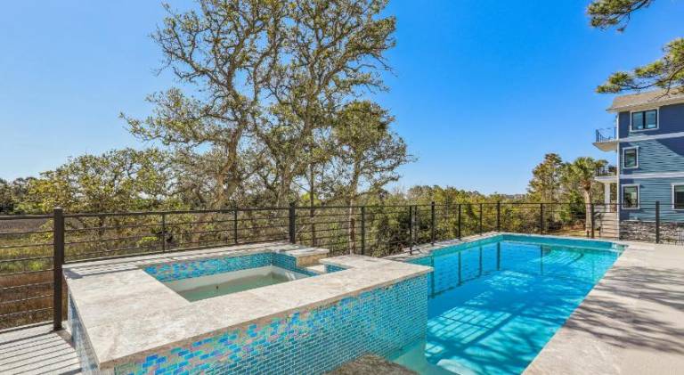 Luxurious 7-Bedroom Retreat at Burkes Beach, Hilton Head Island — photo 5