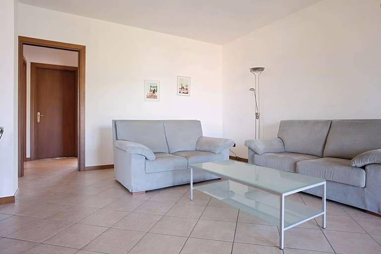 Apartment with patio, garden & pool | Mountain view — photo 5